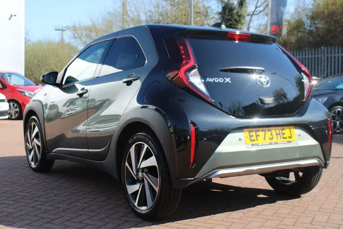 2023-toyota-aygo-x-10-vvt-i-exclusive-big-6