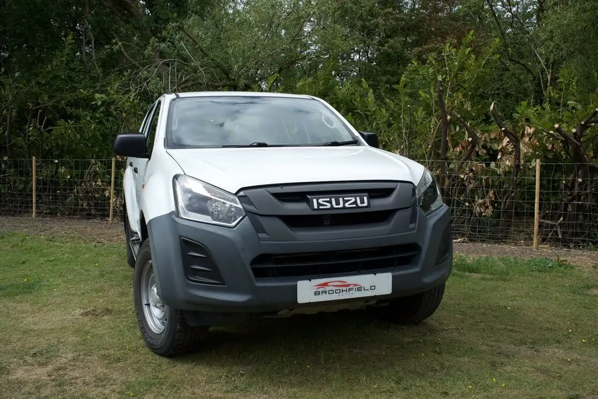 2018-isuzu-d-max-19td-utility-4x4-double-pickup-big-2
