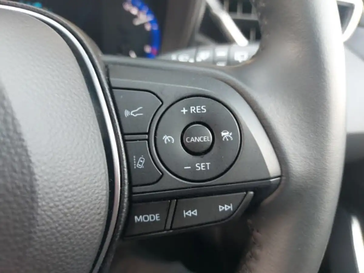 2022-toyota-corolla-18-vvt-i-icon-120bhp-spare-wheel-touring-sports-5d-big-15