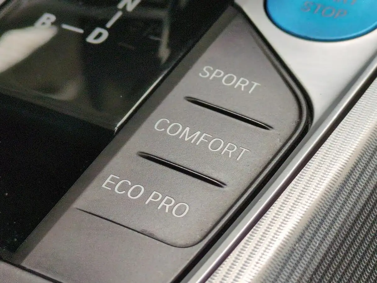 2022-bmw-i4-e-edrive40-m-sport-big-22