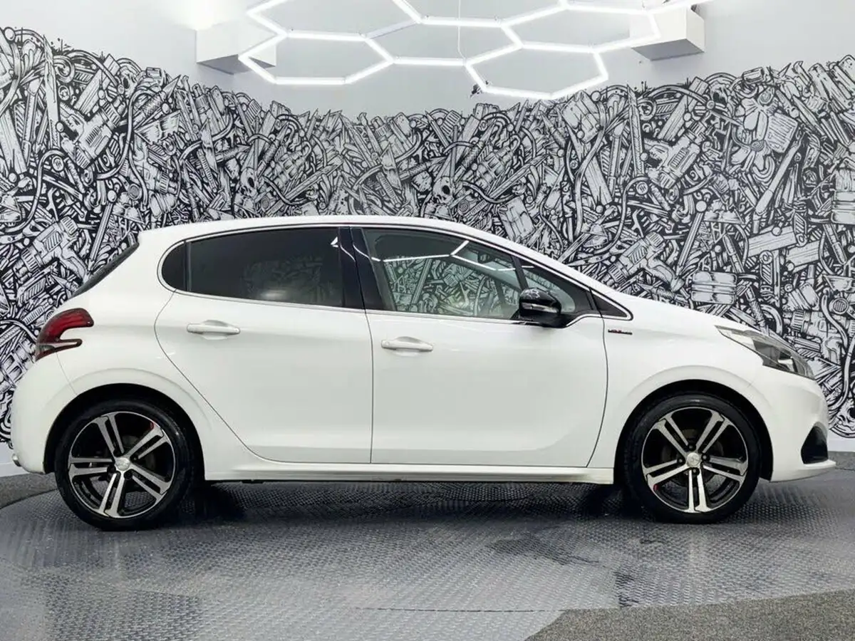 2015-peugeot-208-16bluehdi-gt-line-120bhp-ss-5d-big-13