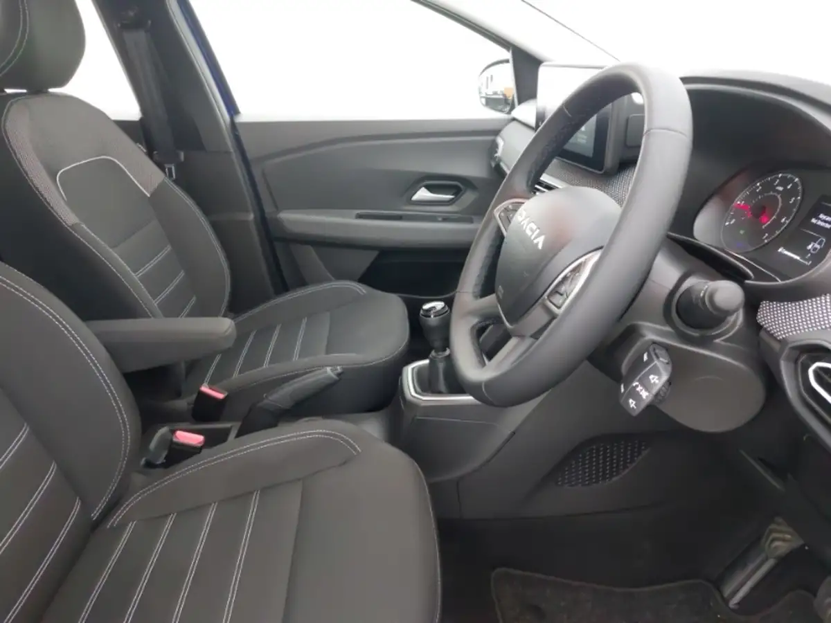 2023-dacia-sandero-10-tce-expression-90bhp-big-10