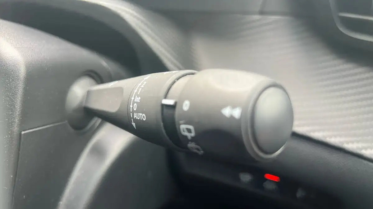 2022-peugeot-208-12-puretech-allure-premium-100bhp-big-27