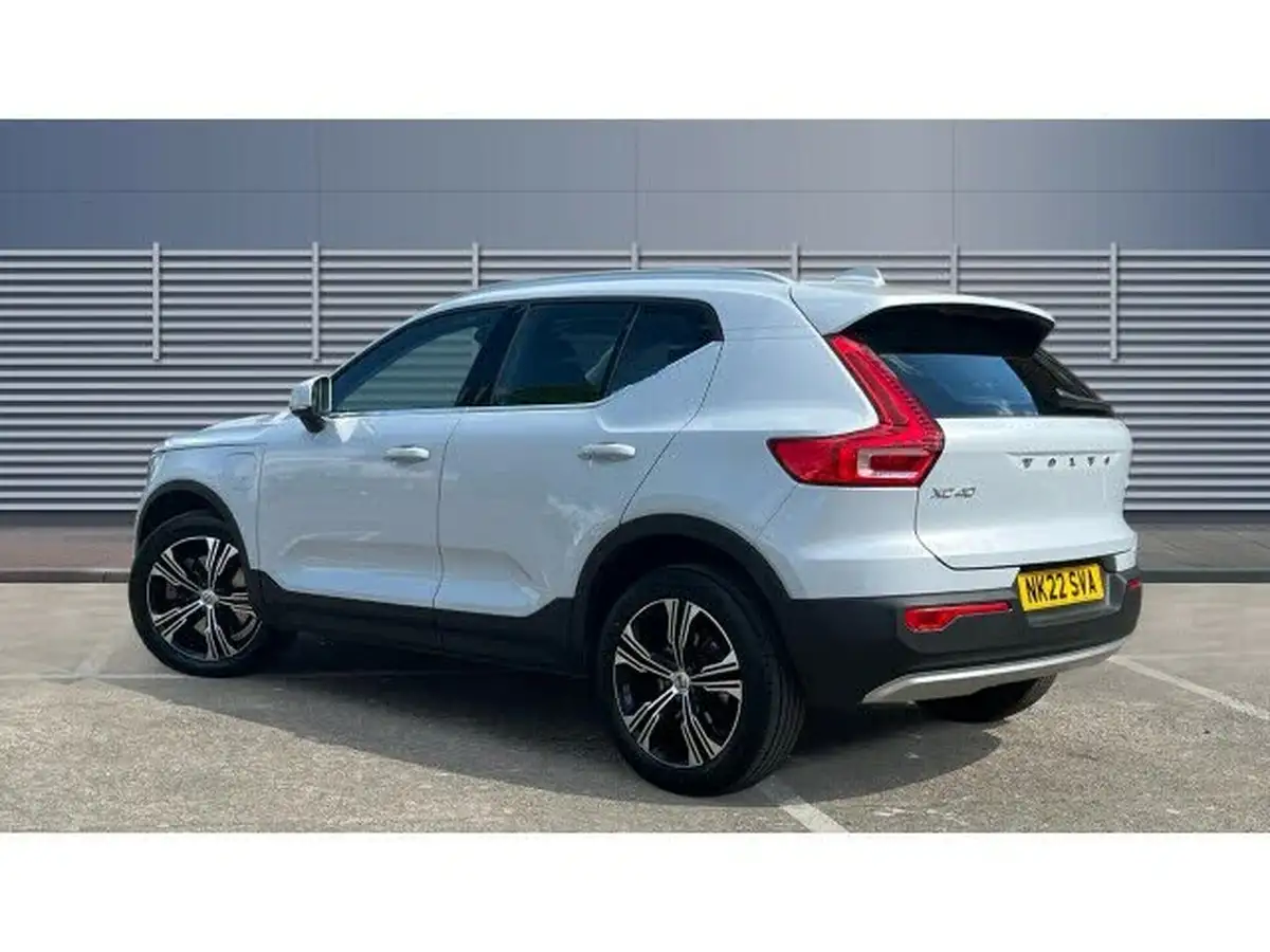 2021-volvo-xc40-15-t4-inscription-208bhp-big-1