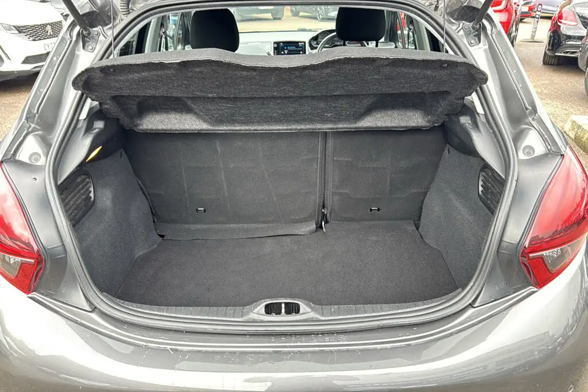 2019-peugeot-208-12-puretech-signature-big-17