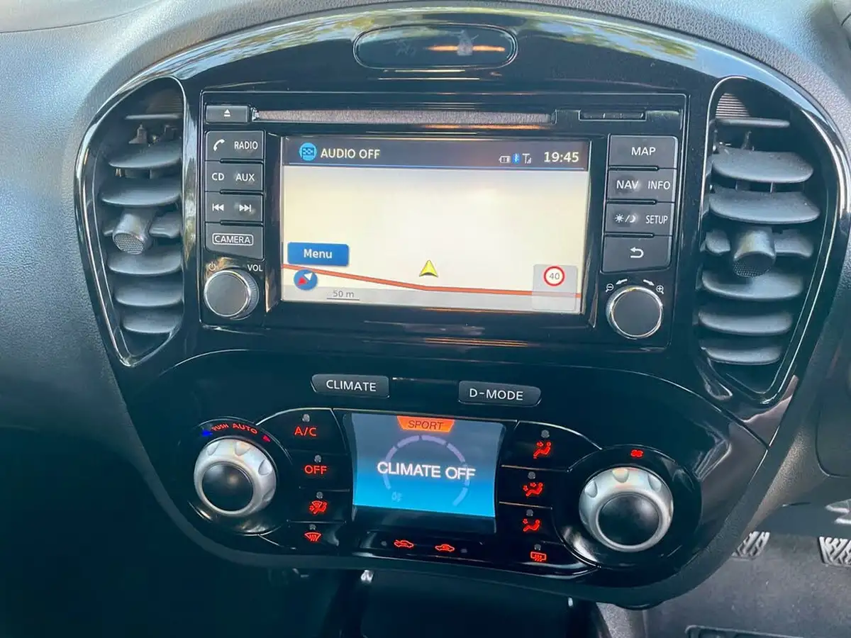 2016-nissan-juke-12-tekna-ssxenons-big-39