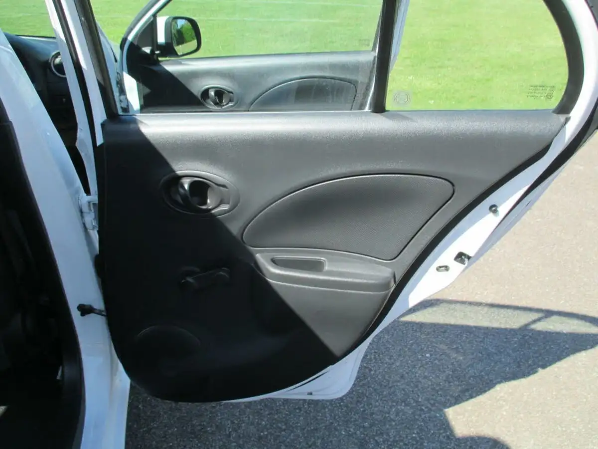 2013-nissan-micra-12-30th-anniversary-big-40