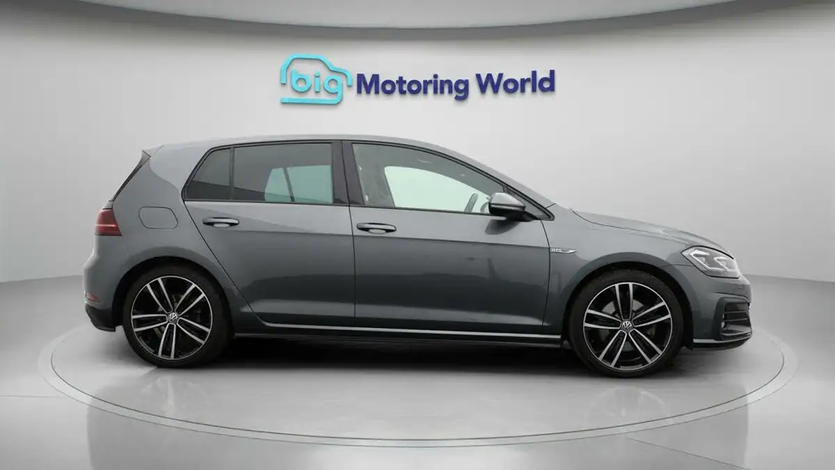 2017-volkswagen-golf-20tdi-gtd-ss-hatchback-5d-big-7