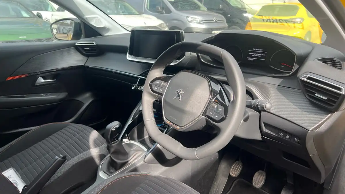 2022-peugeot-208-12-puretech-active-premium-75ps-big-10