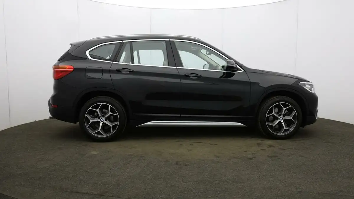 2019-bmw-x1-20-sdrive-20i-xline-sdrive-20i-big-51