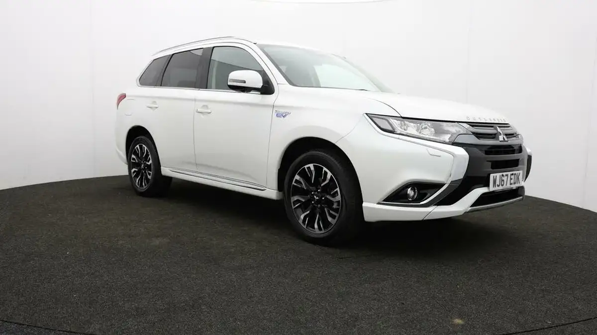 2017-mitsubishi-outlander-20-4h-phev-big-46