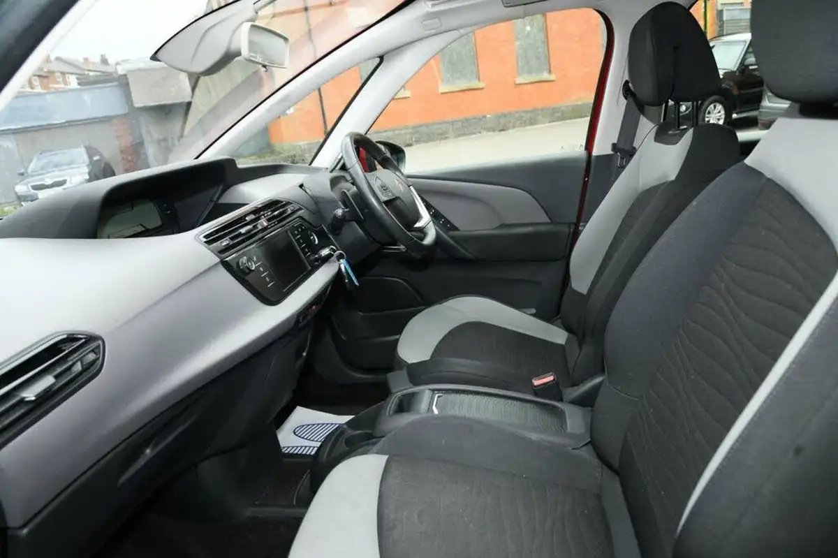 2014-citroen-c4-picasso-16e-hdi-vtr-115ps-etg6-big-18