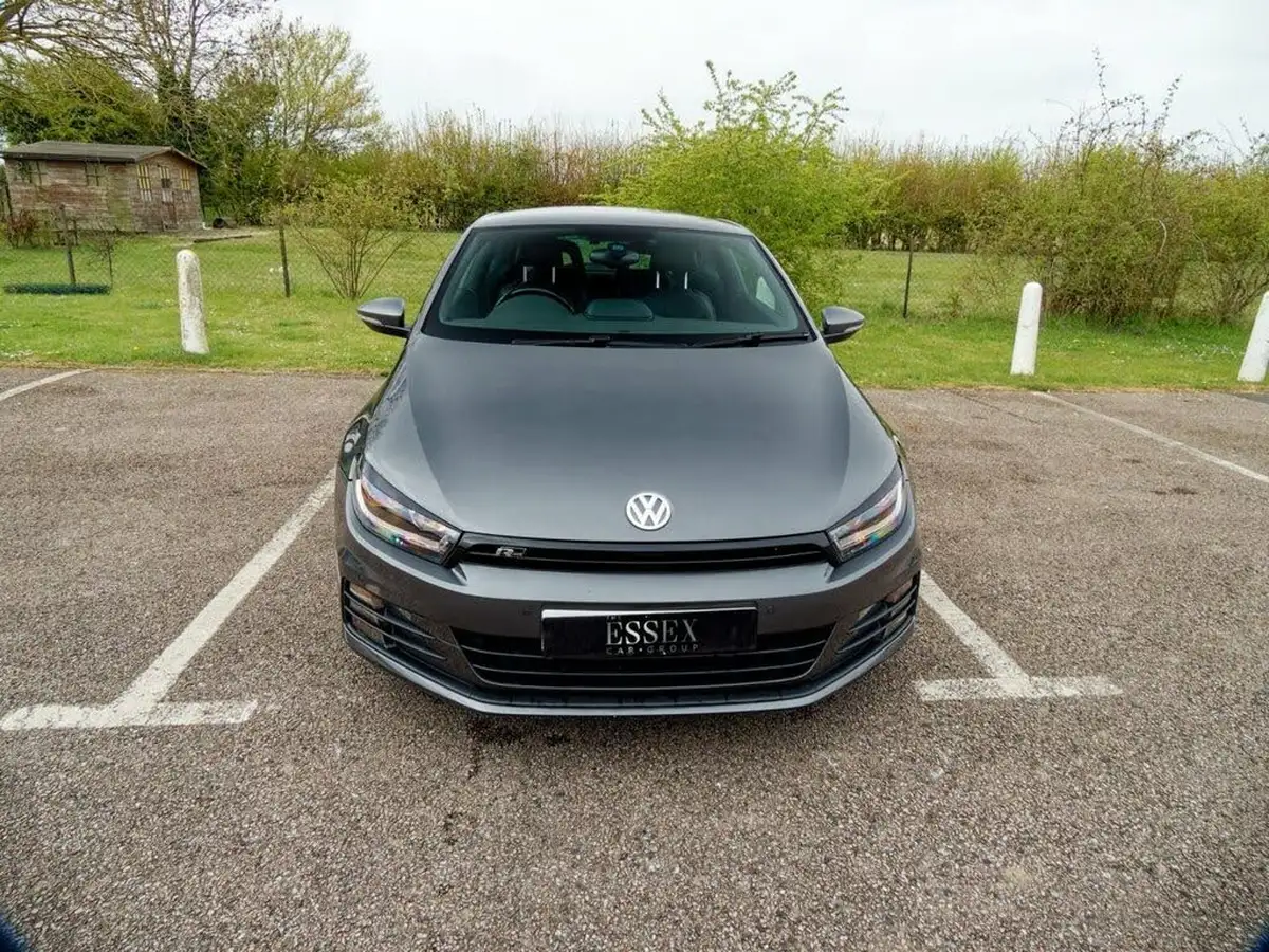 2016-volkswagen-scirocco-20-tsi-r-line-big-25