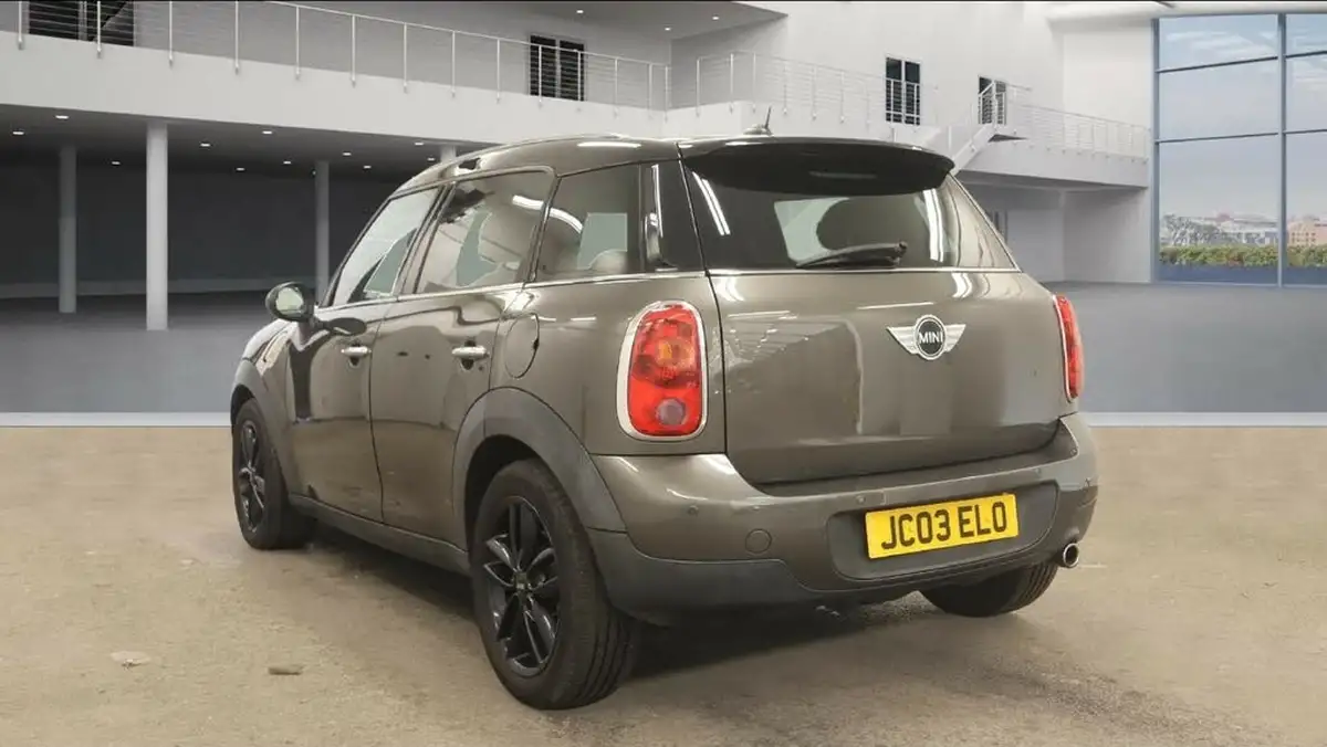2011-mini-countryman-20td-cooper-d-auto-big-3