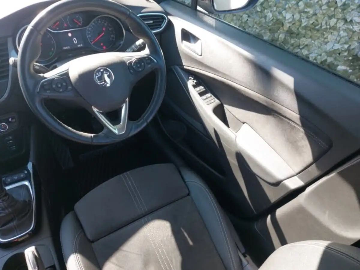 2022-vauxhall-crossland-15-ultimate-110ps-big-9