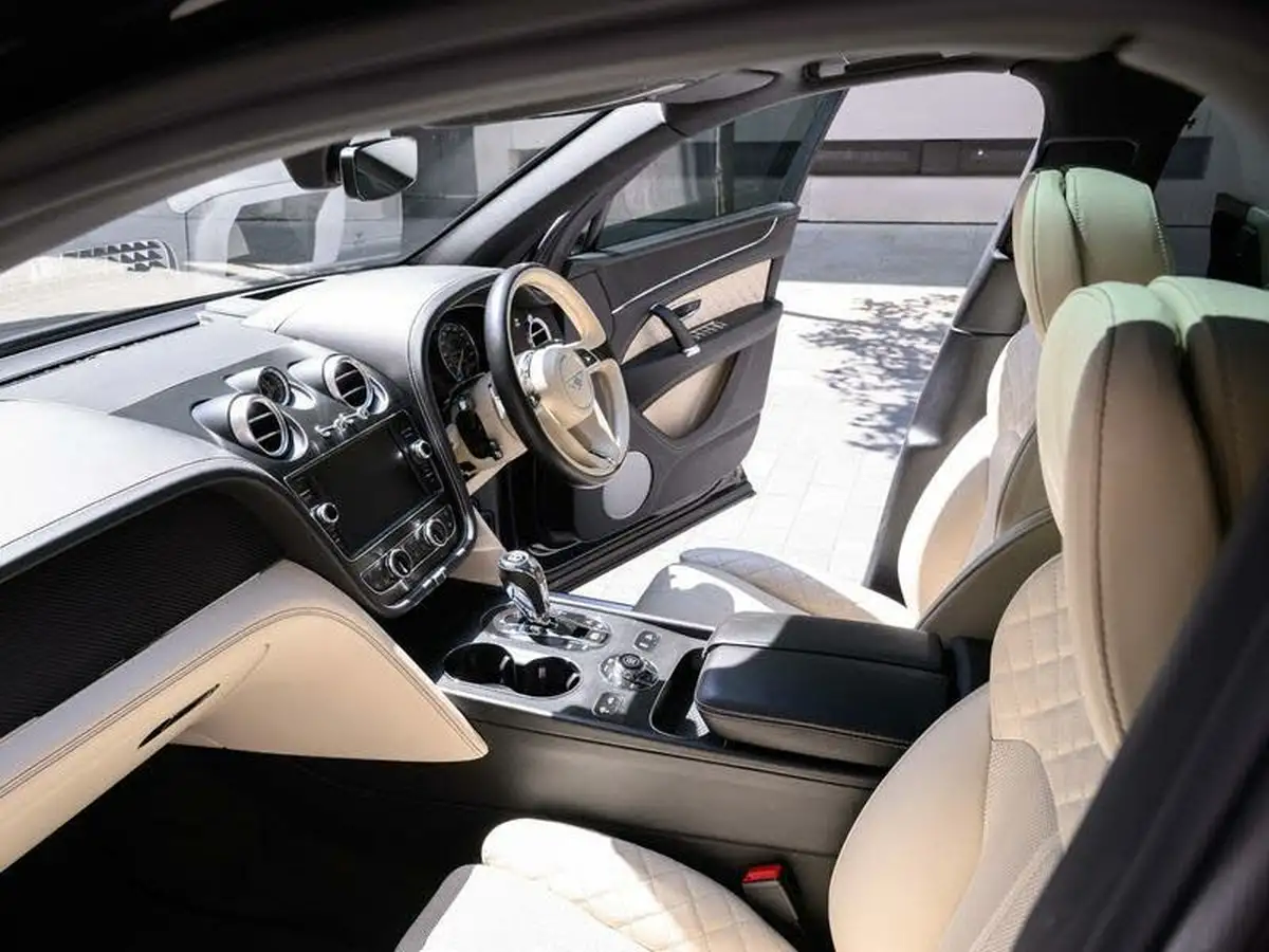 2016-bentley-bentayga-60-w12-big-10