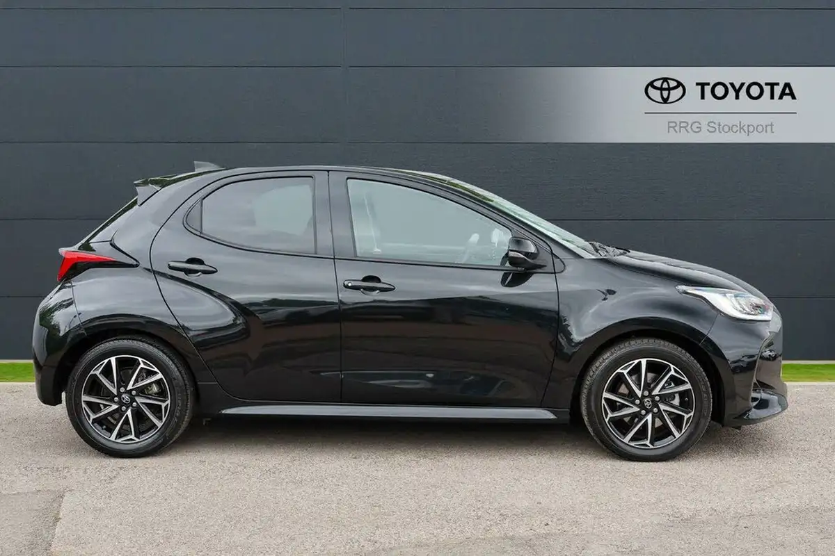 2022-toyota-yaris-15-vvt-i-design-big-15