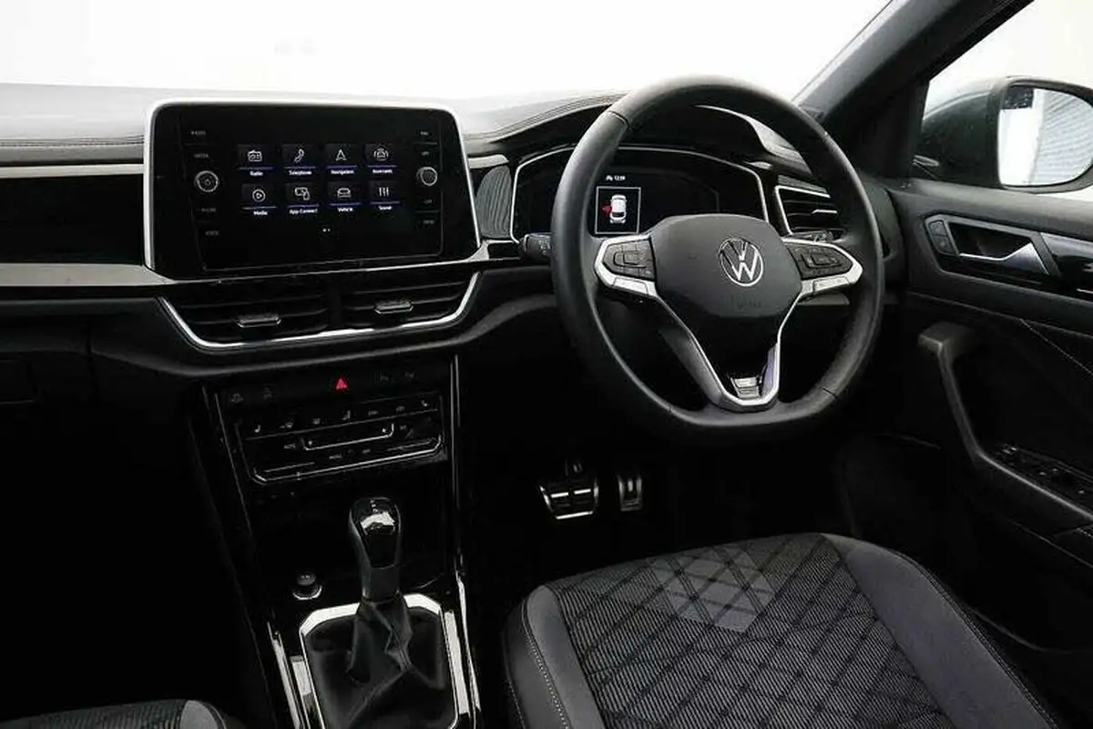 2024-volkswagen-t-roc-15-tsi-r-line-hatchback-5d-dsg-big-1