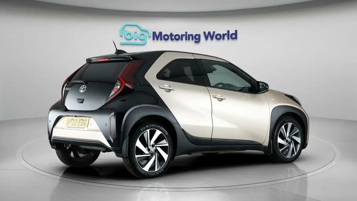 2022-toyota-aygo-x-10-vvt-i-edge-big-6