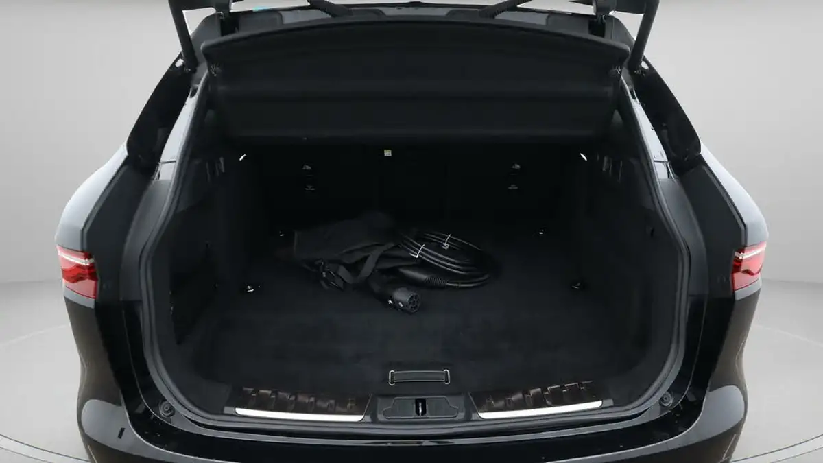 2022-jaguar-f-pace-20-p250-r-dynamic-black-big-17