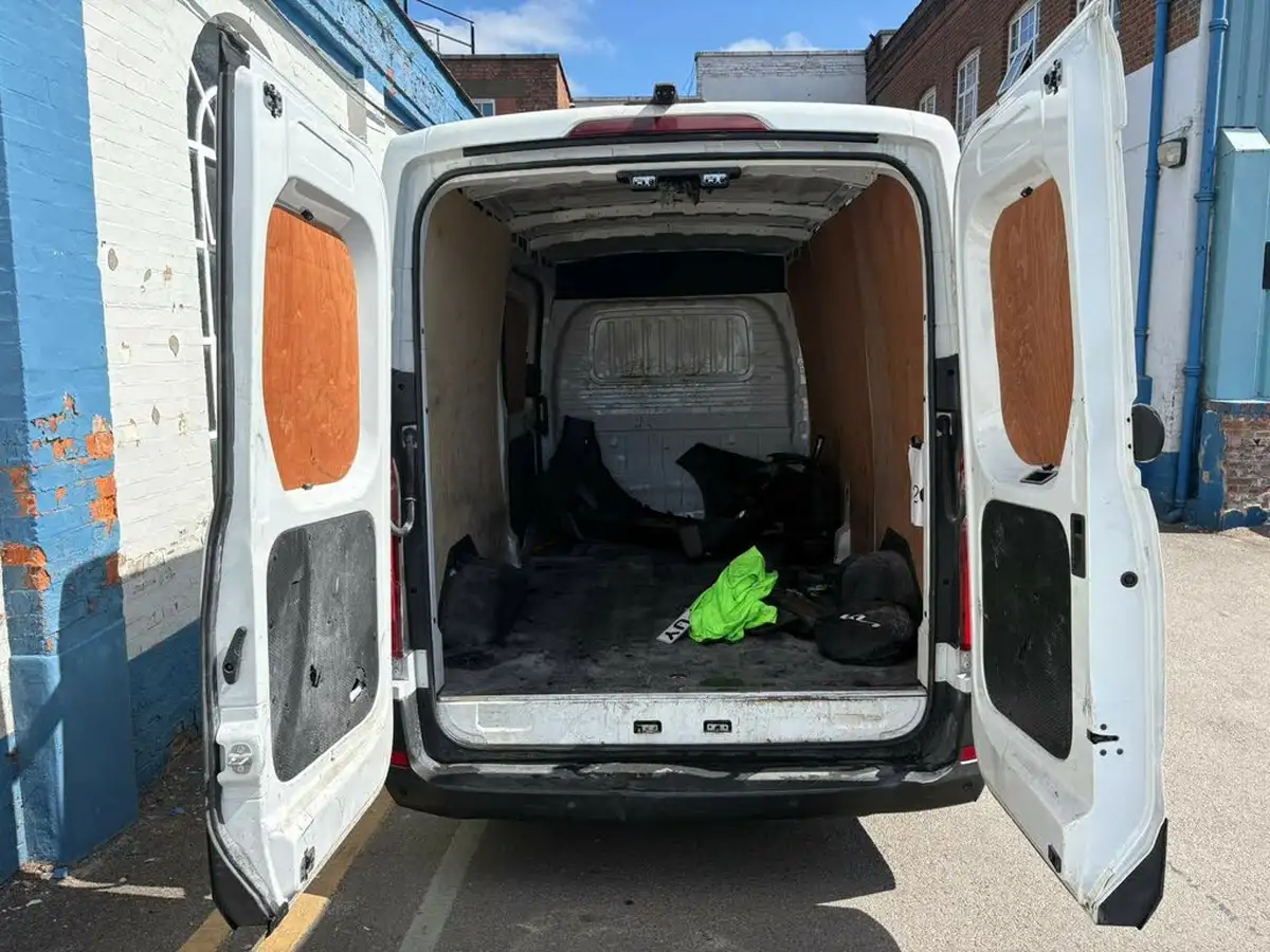 2022-maxus-e-deliver-9-e-lh-515kwh-big-9