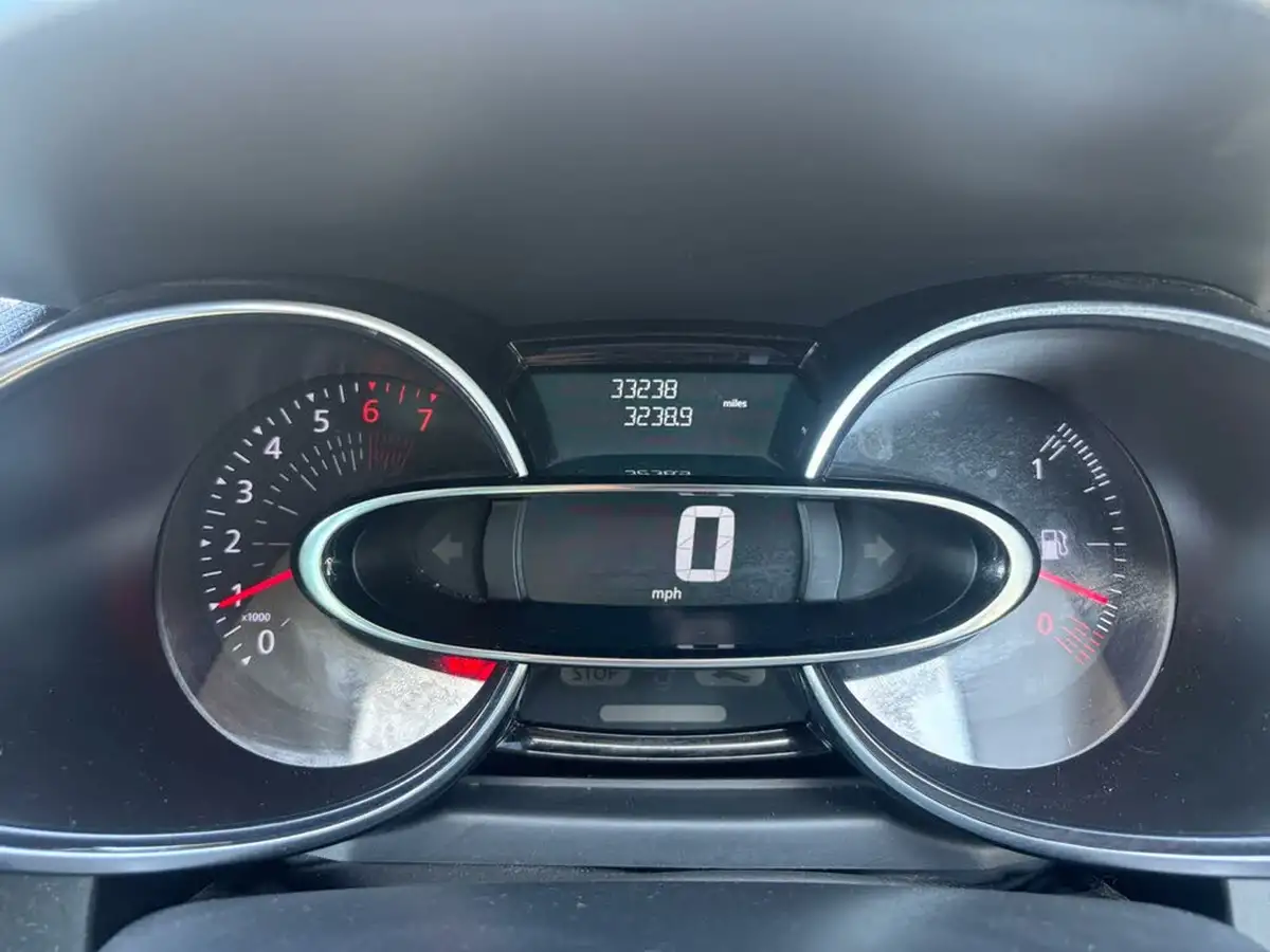 2018-renault-clio-09-tce-iconic-90ps-big-24