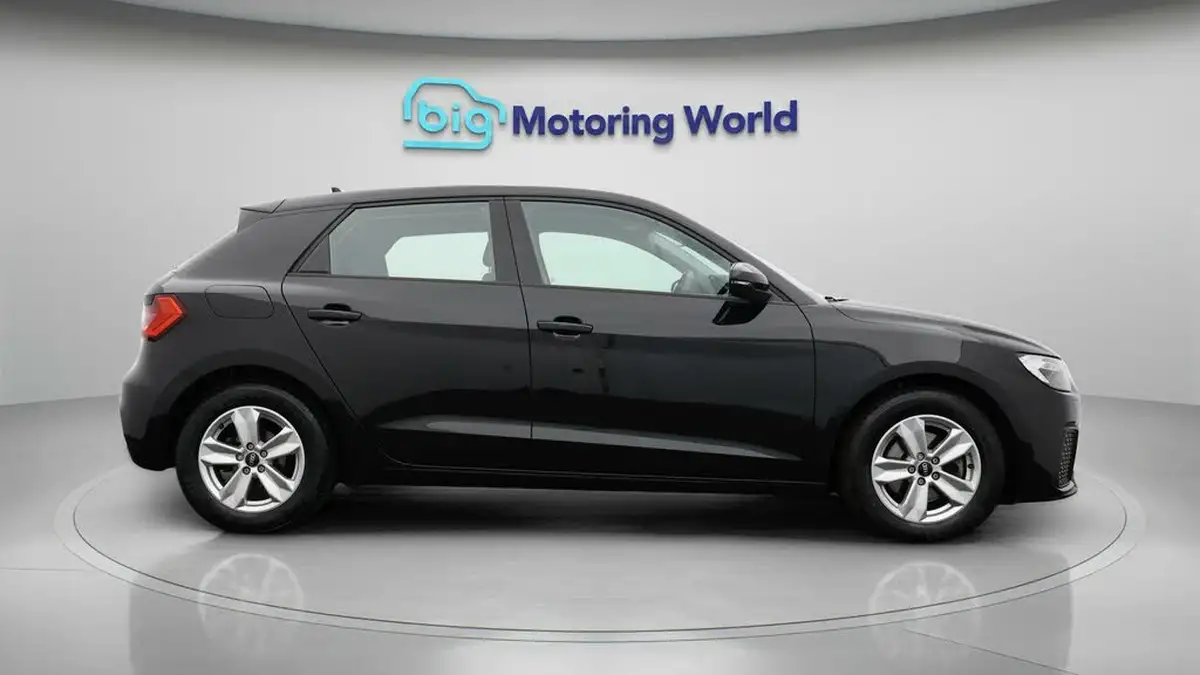2022-audi-a1-10-30-tfsi-technik-big-7