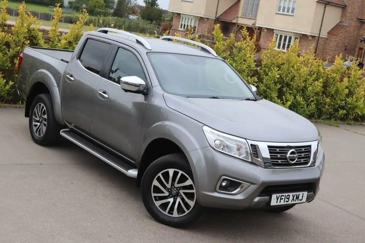 2019-nissan-navara-23dci-tekna-auto-big-17