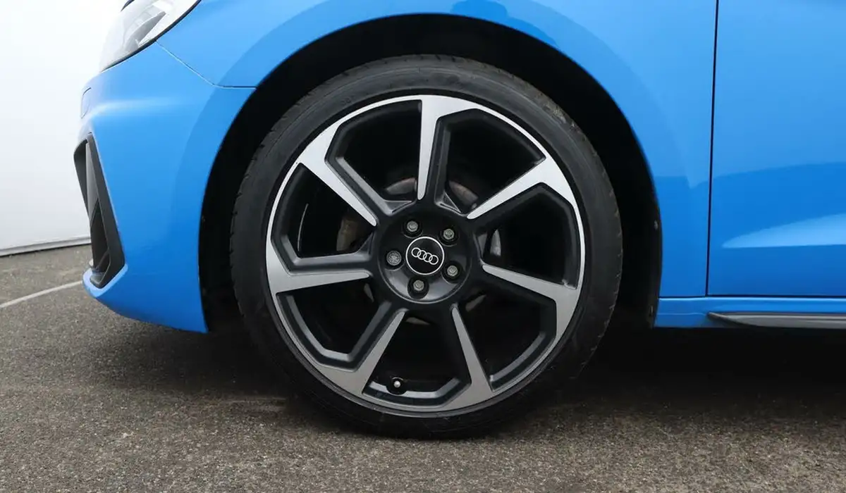 2021-audi-a1-10-25-tfsi-black-edition-s-tronic-big-17