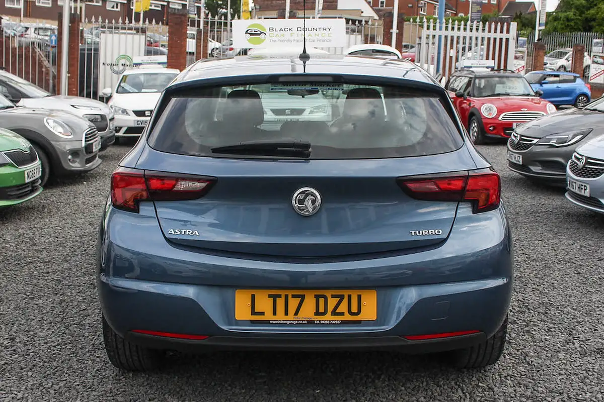 2017-vauxhall-astra-14i-16v-turbo-energy-big-8