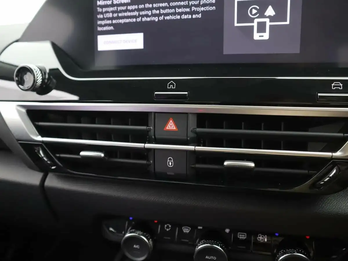 2024-citroen-c4-12-puretech-plus-130ps-ss-big-28