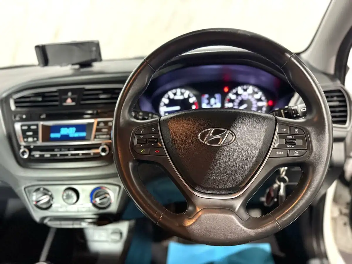2017-hyundai-i20-12-se-hatchback-5d-big-24