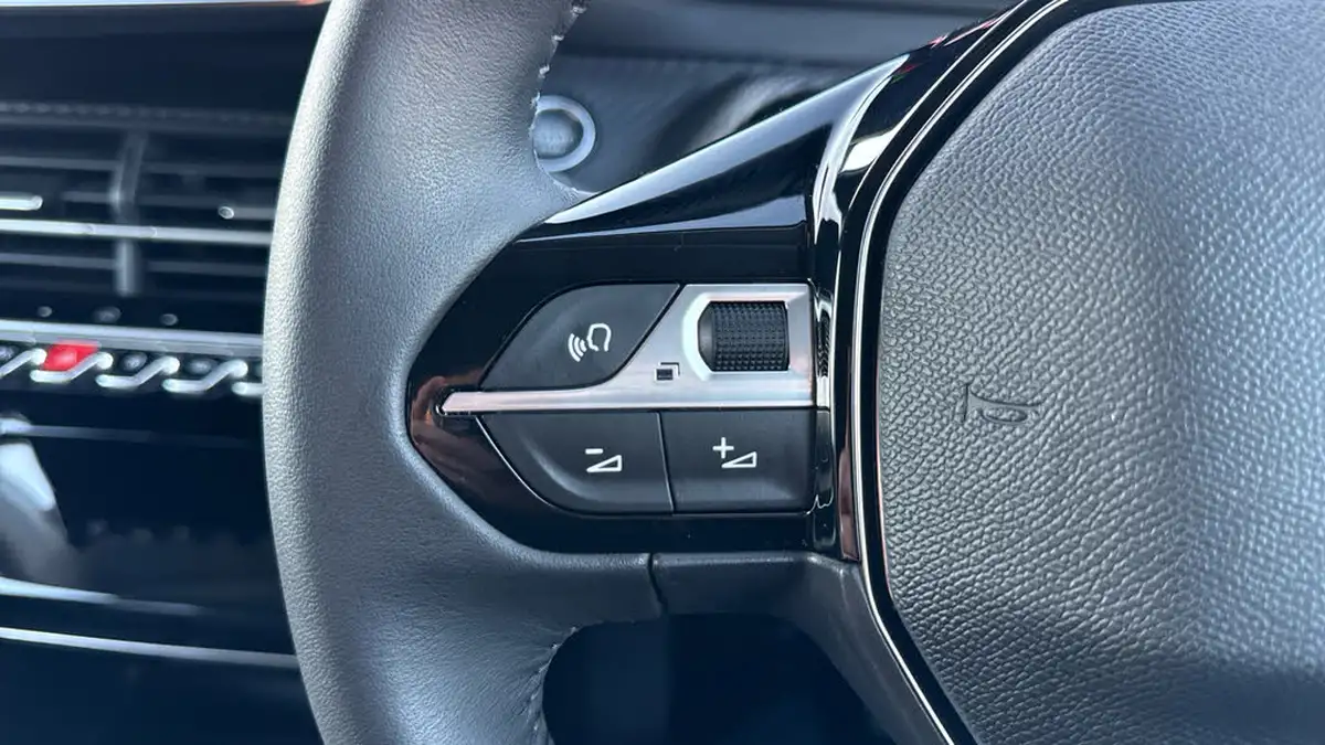 2024-peugeot-208-12-puretech-allure-big-22