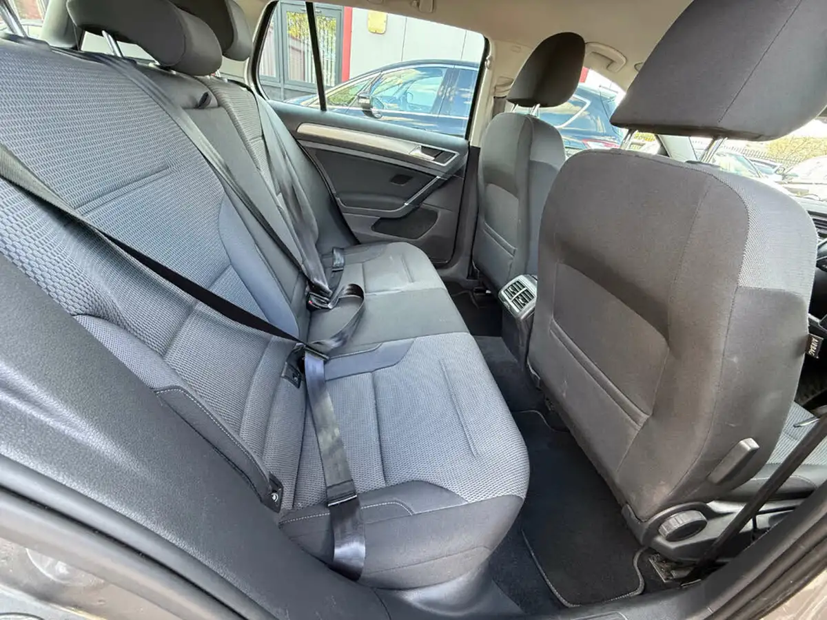 2014-volkswagen-golf-20tdi-se-ss-hatchback-5d-dsg-big-16