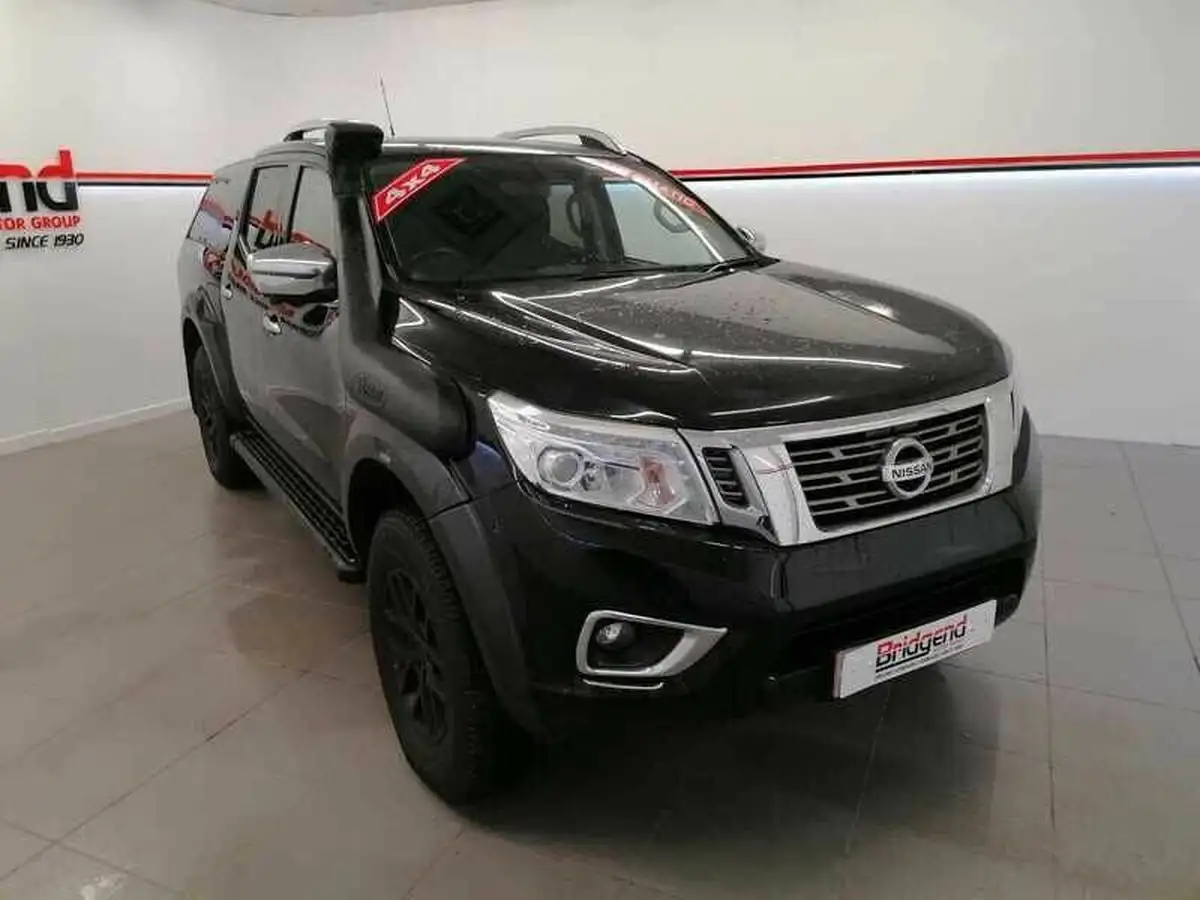 2019-nissan-navara-23dci-off-roader-at32-auto-big-0