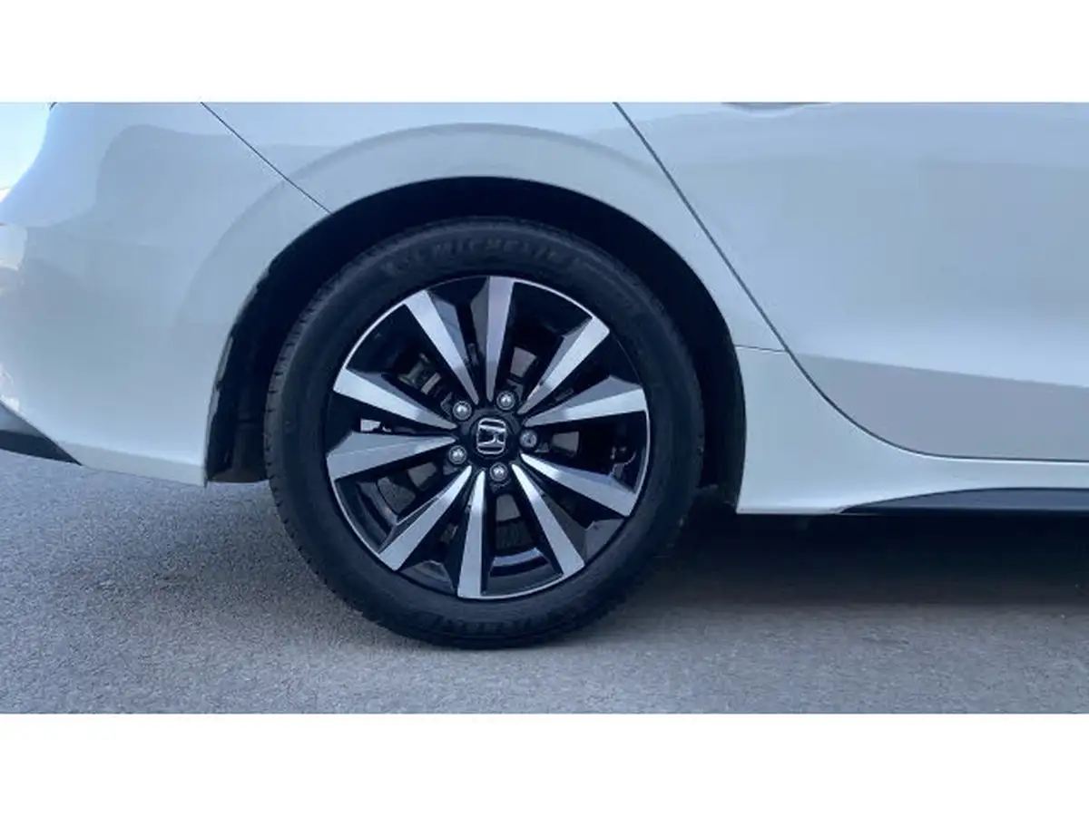 2025-honda-civic-20-i-mmd-elegance-big-8
