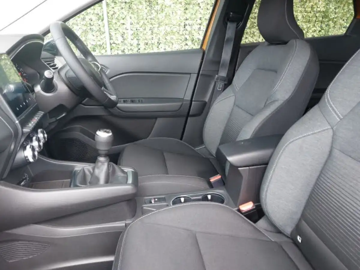 2021-renault-captur-10-tce-iconic-90ps-big-4