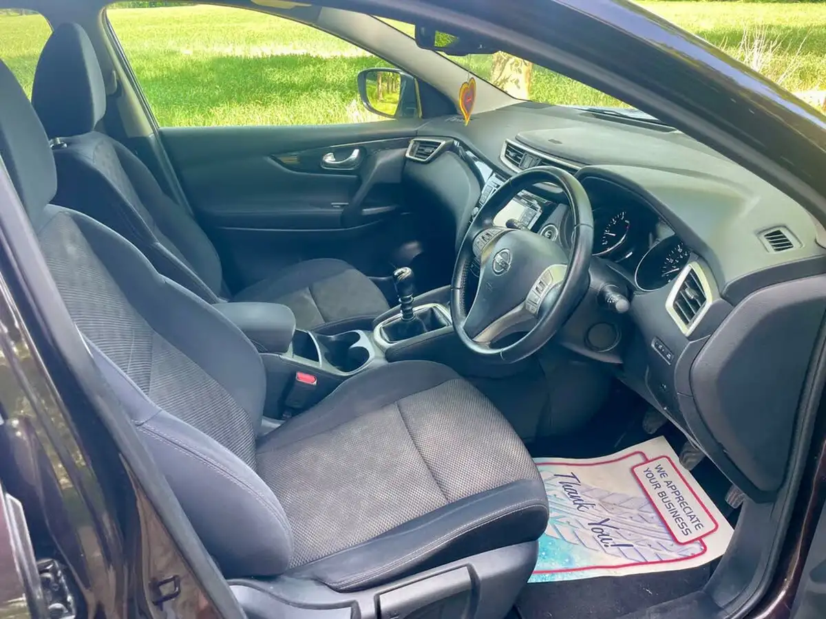 2014-nissan-qashqai-12-acenta-premium-big-31