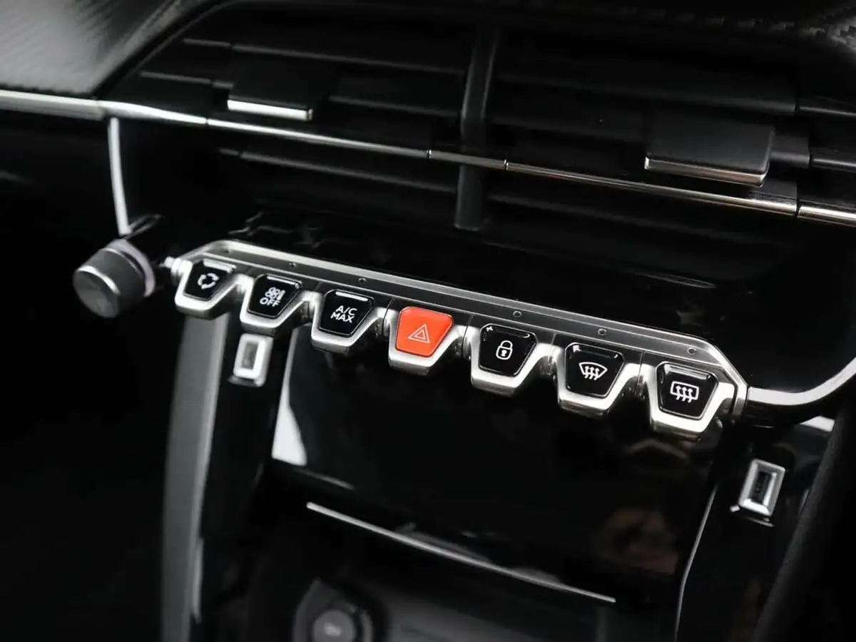 2021-peugeot-2008-suv-12-puretech-allure-130bhp-eat8-big-28