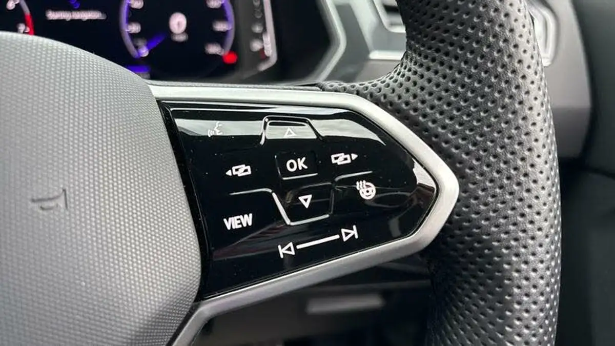 2023-volkswagen-tiguan-15-tsi-r-line-big-21