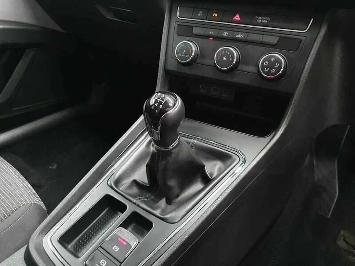 2019-seat-leon-15-tsi-evo-se-dynamic-hatchback-big-17