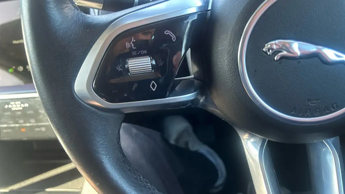2021-jaguar-e-pace-20-d165-s-big-26