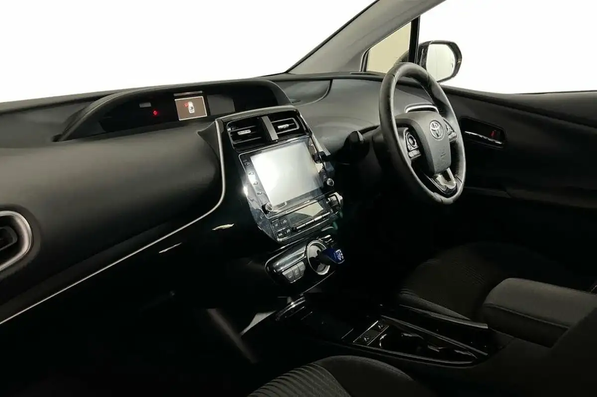 2021-toyota-prius-18-vvt-i-business-edition-plus-15in-alloys-cvt-big-10
