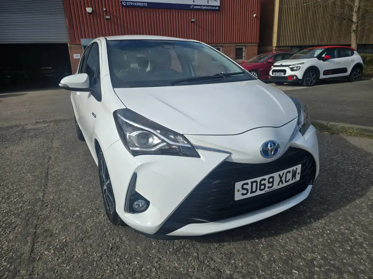 2019-toyota-yaris-15-vvt-i-icon-tech-98bhp-hybrid-1497cc-e-cvt-big-45