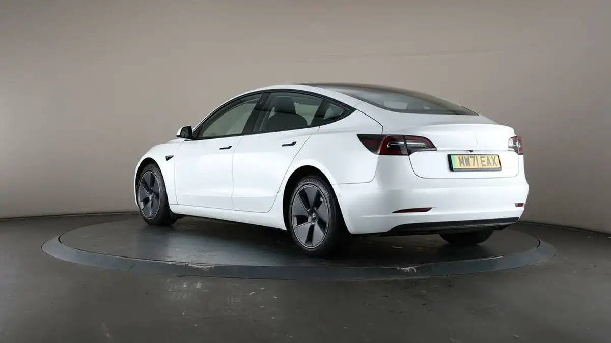 2021-tesla-model-3-e-long-range-awd-big-71