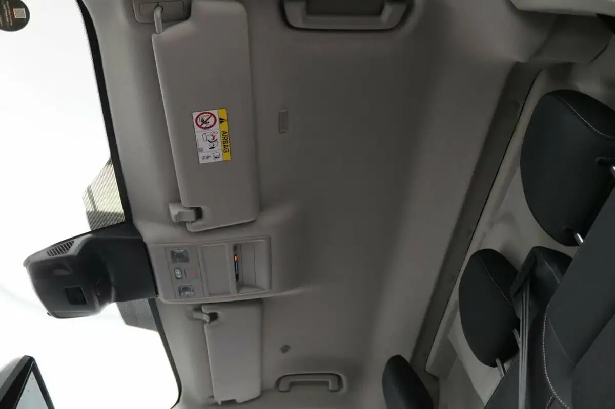 2024-ford-transit-custom-20tdci-320-l2h1-limited-136pseu6e-panel-van-1996cc-auto-big-27