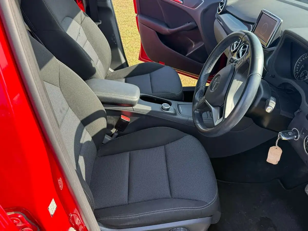 2014-mercedes-benz-b-class-big-27