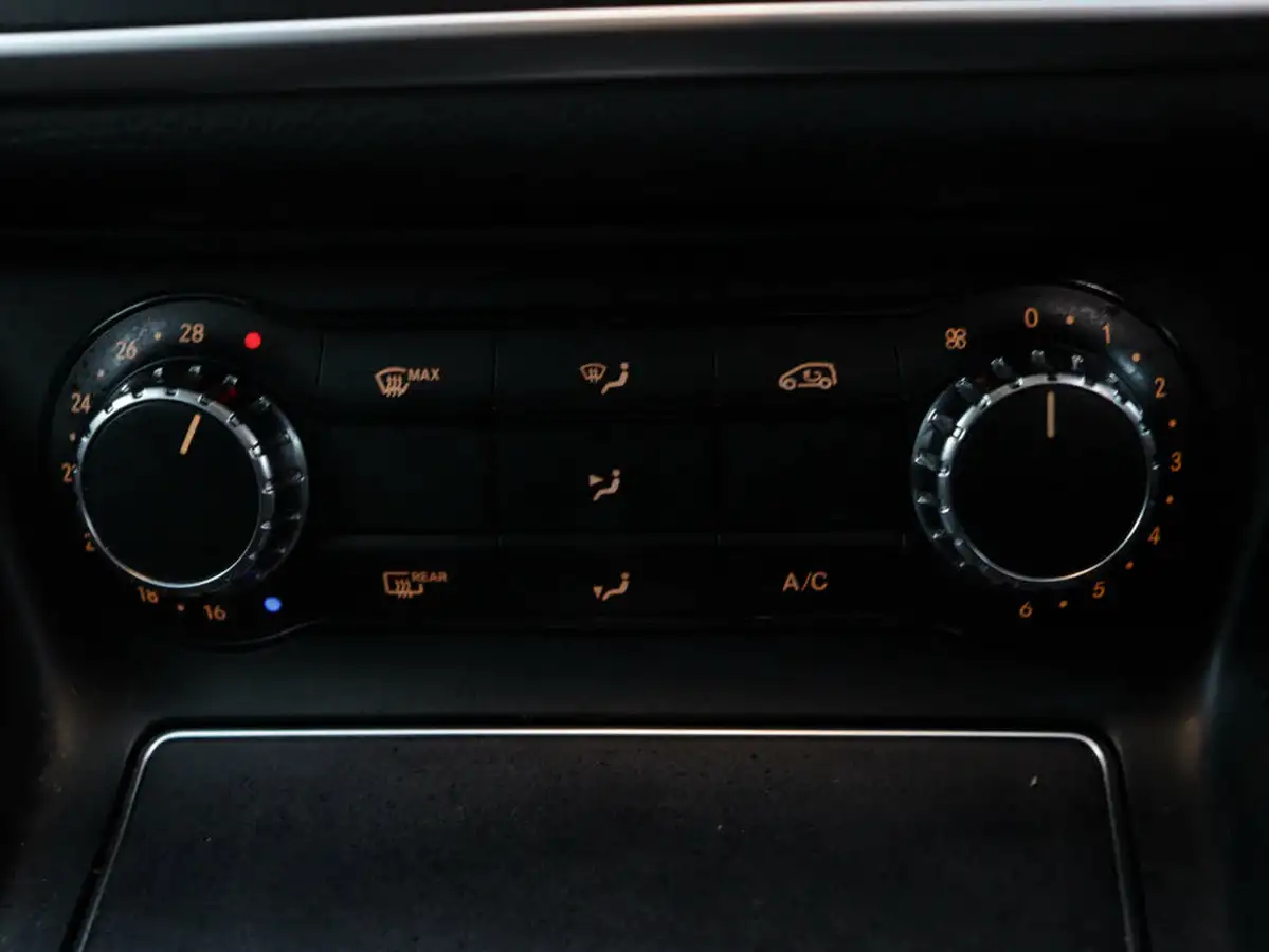 2020-mercedes-benz-gla-class-16-gla-180-urban-edition-7g-dct-big-30