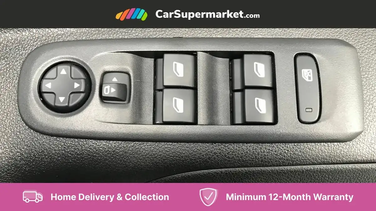 2022-vauxhall-combo-life-e-se-big-30