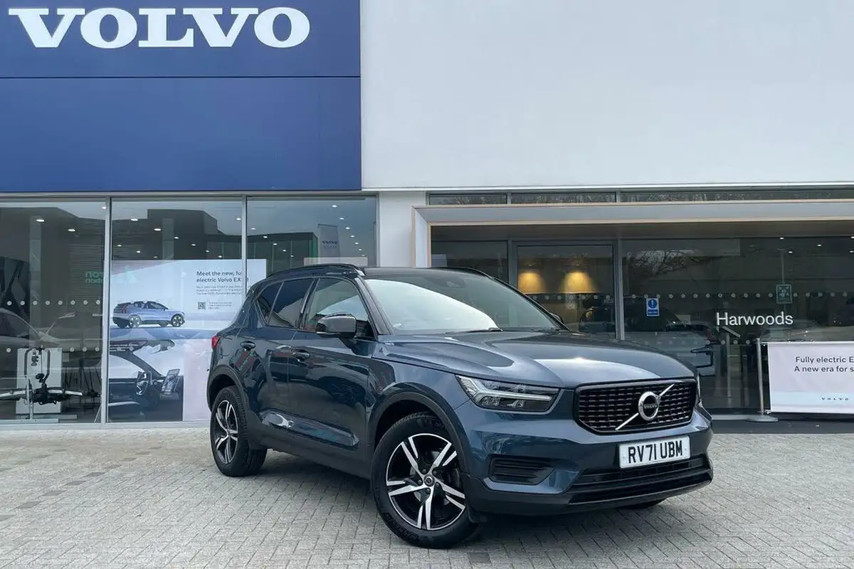 2021-volvo-xc40-15-t3-r-design-161bhp-auto-big-0